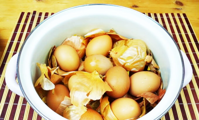 Ouă în coji