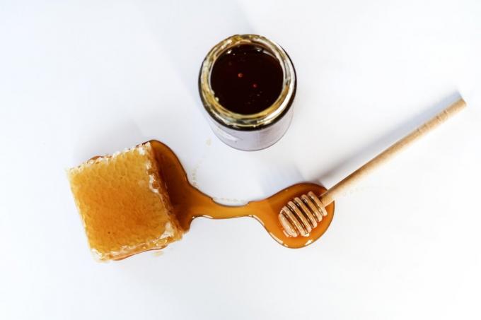 miere proaspătă conține mai mult de 20% din lichid