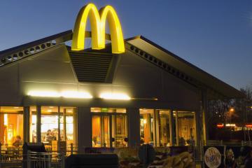 Revelații despre lucrul la McDonald's: rapoarte despre mersul la toaletă, mituri despre gândaci, cadouri și conflicte cu șefii