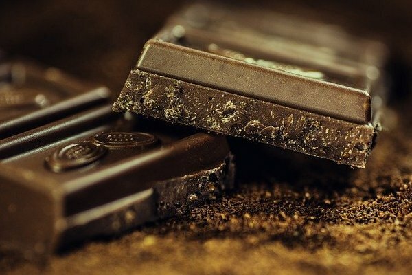 Ciocolata neagră este sănătoasă: conține multe vitamine, antioxidanți (Foto: Pixabay.com)