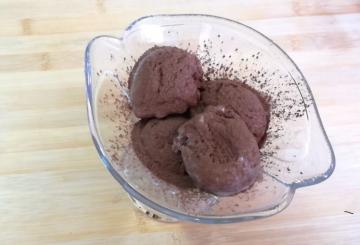 Homemade ciocolată înghețată de 3 produse. Fierte foarte rapid și ușor.