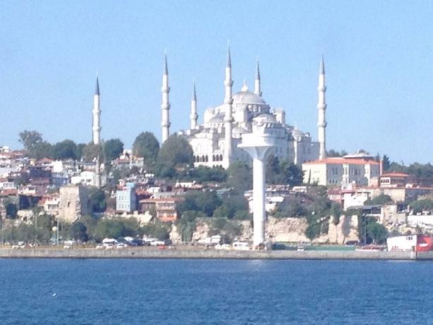 Ei bine, ce să facă în cazul în care contrastele din Istanbul, într-adevăr, există mai!