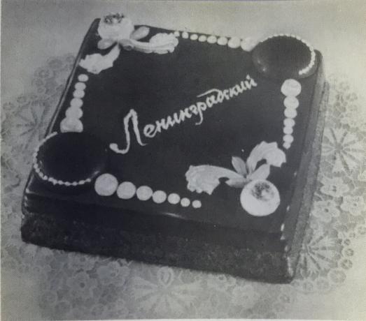 Tort Leningrad. Fotografie din cartea „Producerea de prăjituri și plăcinte,“ 1976 