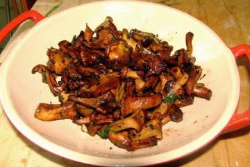 Chanterelles în coreeană cu usturoi. reteta preferate de gustări delicioase