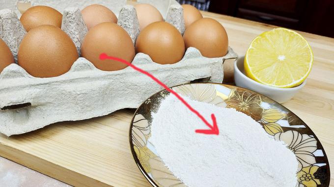 Cojile de ouă sunt o sursă naturală de calciu. Cojile de ouă sunt foarte bune pentru noi.