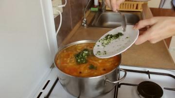 Supa cu varză proaspătă fără carne