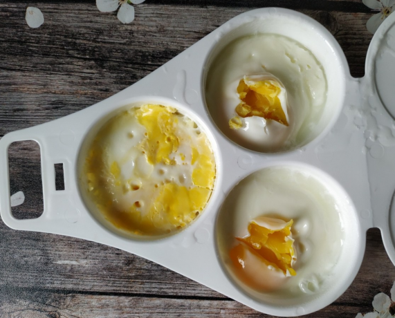 Formular pentru ouă de gătit în cuptorul cu microunde, prețul de 200 de ruble. Fotografii - Yandex. poze