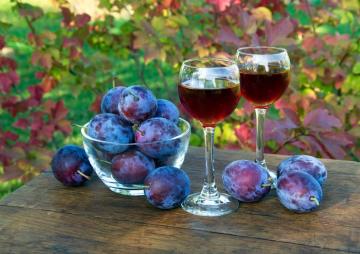 Reteta simpla pentru vin de prune