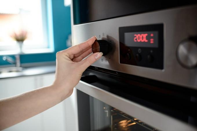 Preîncălziți cuptorul în prealabil. Fotografii - Yandex. poze