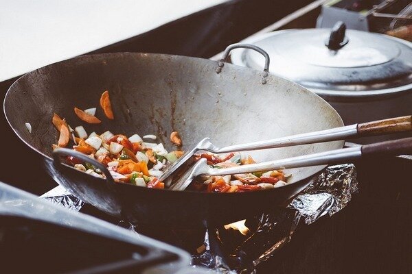 Gătitul cu wok maximizează beneficiile alimentelor pentru sănătate. (Foto: Pixabay.com)