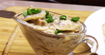 Sos champignon cu ciuperci cu smântână în 10 minute