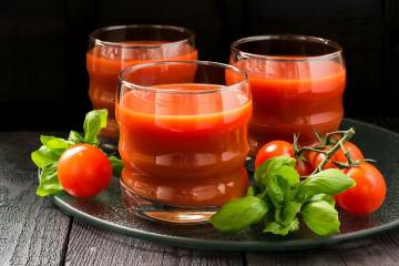 Suc de tomate: curata vasele de sange si ficatul, intareste oasele, reduce colesterolul si protejeaza impotriva cancerului