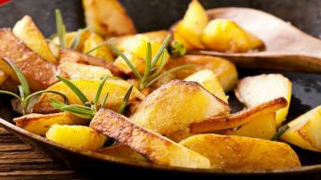 Cum de a prăji cartofii cu o crustă aurie?