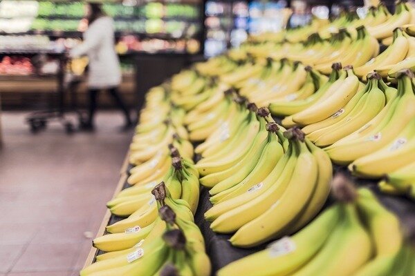 Când cumpărați banane și alte fructe, inspectați-le cu atenție. (Foto: Pixabay.com)